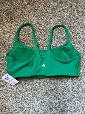 Lululemon Wunder Train Strappy Racer Bra C/D Size 8 Color Race car green